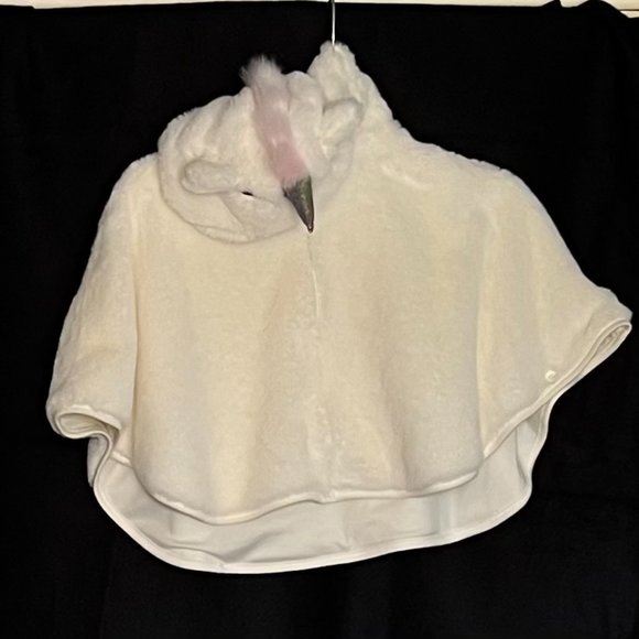 ‘Forever Me’ White Soft, ‘Furry’ Unicorn Childs Poncho/Cape - Picture 3 of 8